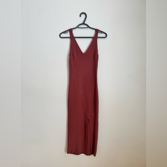 Dex Dresses & Skirts - Dex Knit Maxi Dress in Burgundy
